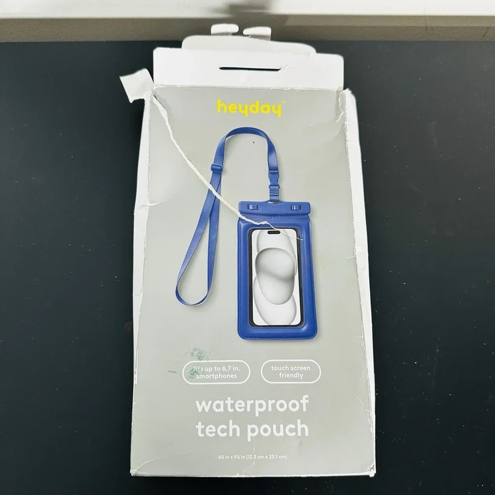 Waterproof Cell phone Pouch Fits Up 6.7